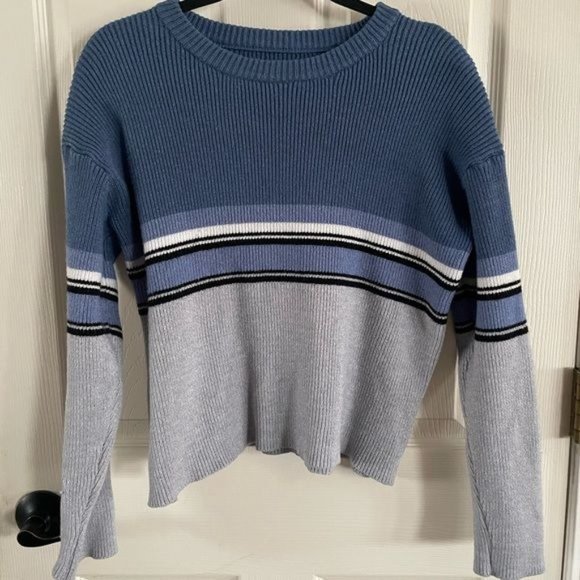 Vintage 90s/2000s Blue and Gray Crew Neck Sweater - Picture 2 of 13